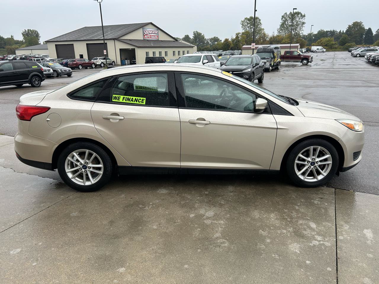 Used 2017 Ford Focus SE FWD image 4