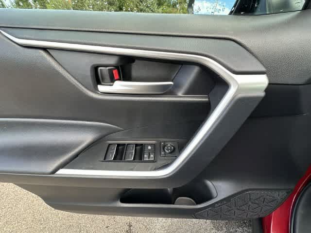 Used 2025 Toyota RAV4 XLE FWD image 16