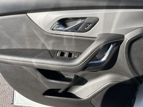 Used 2025 Chevrolet Blazer LT image 14