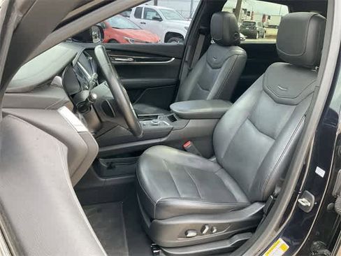 Used 2021 Cadillac XT5 Premium Luxury image 12