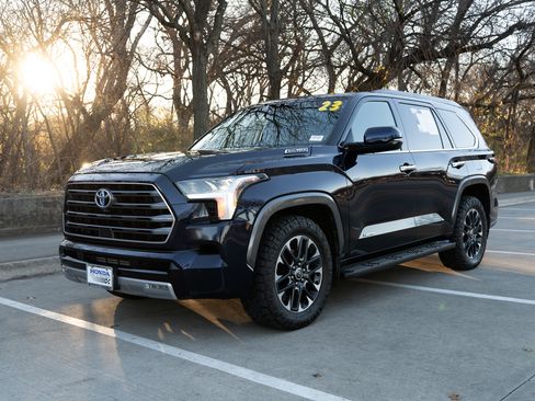 Used 2023 Toyota Sequoia Limited image 5