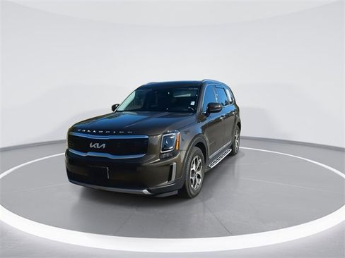 Used 2022 Kia Telluride EX w/ Towing Package image 4