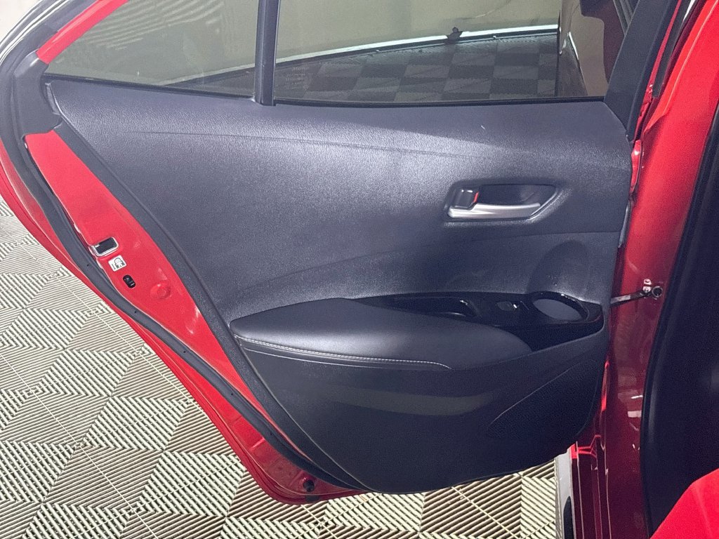 Used 2021 Toyota Corolla SE w/ Special Edition FWD image 18