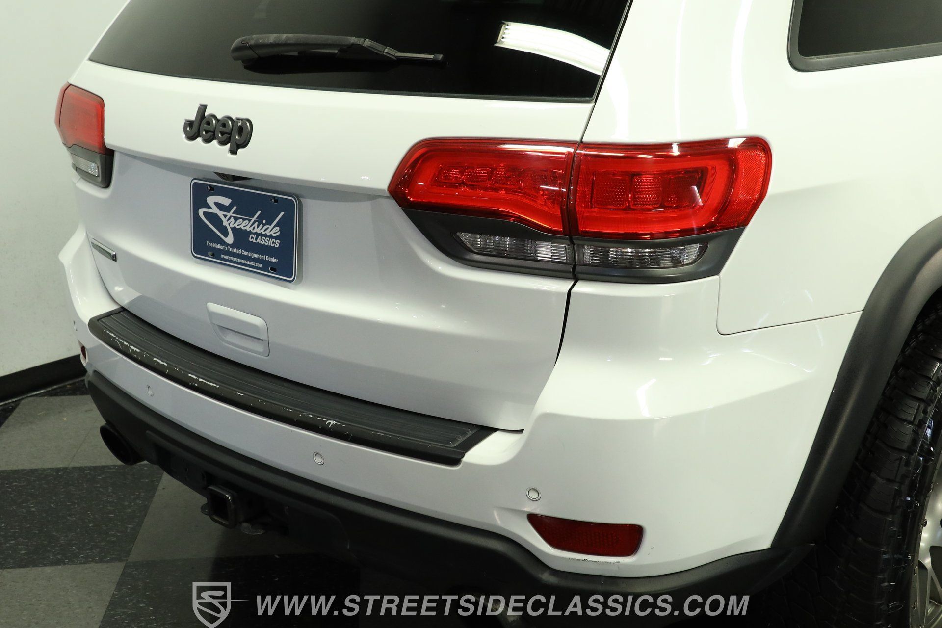 Used 2014 Jeep Grand Cherokee Limited w/ Luxury Group II AWD/4WD image 25