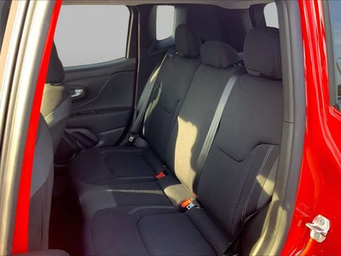 Used 2023 Jeep Renegade Latitude w/ Sun/Sound Group AWD/4WD image 20
