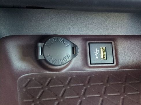 Used 2025 Toyota RAV4 Limited image 21