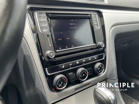 Used 2019 Volkswagen Passat 2.0T Wolfsburg w/ Wheels & Sunroof Package FWD image 23