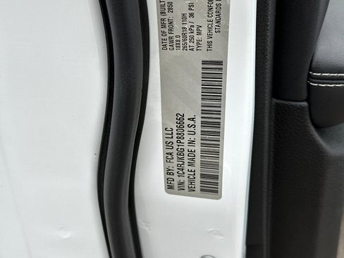 Used 2023 Jeep Grand Cherokee L Limited image 29