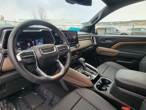 Used 2024 GMC Canyon Denali image 31