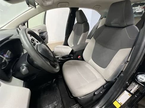Used 2021 Toyota Corolla LE image 15