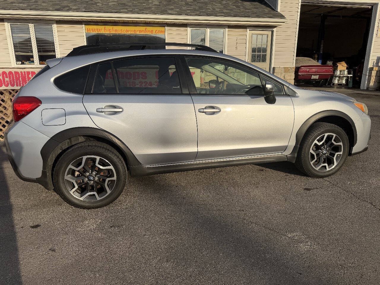 Used 2017 Subaru Crosstrek 2.0i Limited w/ Popular Package #2 AWD/4WD image 8