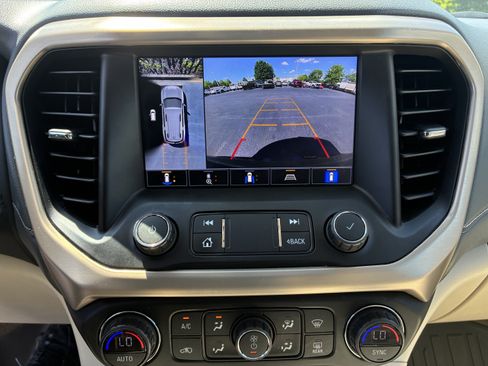 Used 2021 GMC Acadia Denali w/ Denali Technology Package FWD image 34