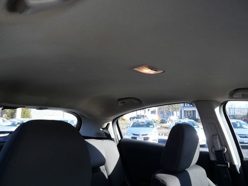 Used 2020 Honda HR-V LX image 16