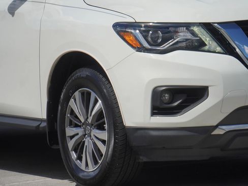 Used 2017 Nissan Pathfinder SL image 32