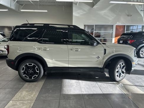 Used 2024 Ford Bronco Sport Outer Banks w/ Tech Package AWD/4WD image 8