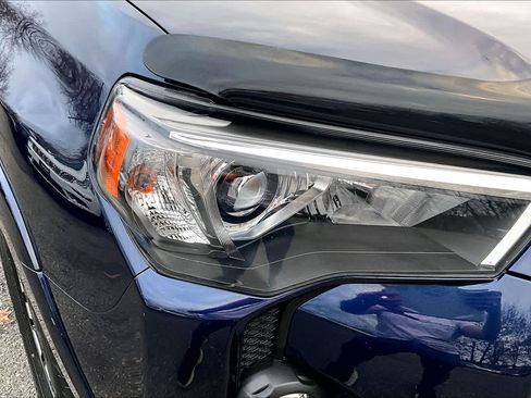 Certified 2022 Toyota 4Runner TRD Off-Road Premium image 23