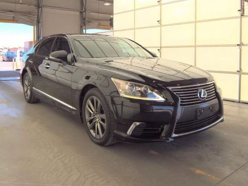 Used 2015 Lexus LS 460 AWD w/ Comfort Package image 3