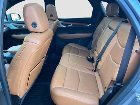 Used 2021 Cadillac XT5 Premium Luxury image 11
