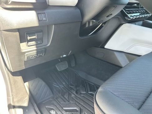 New 2026 GMC Canyon AT4X w/ AT4X AEV Edition AWD/4WD image 18