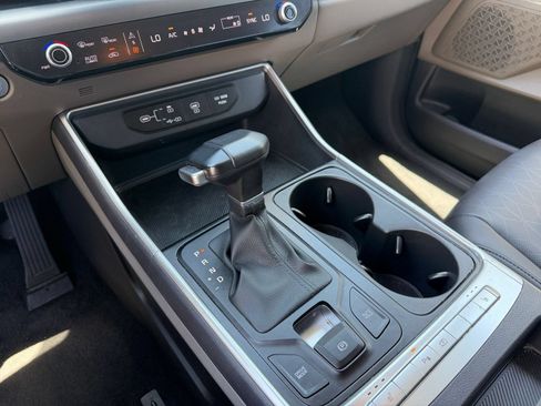 Used 2026 Kia Carnival FWD image 39