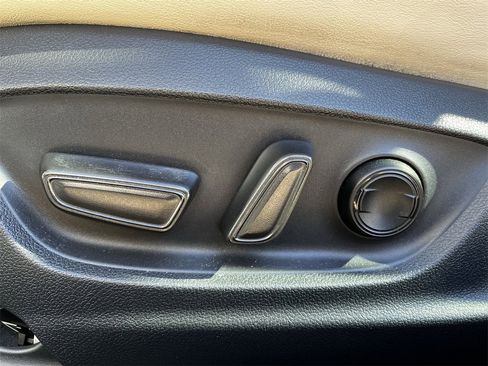 Used 2021 Toyota Prius XLE w/ Advanced Technology Package image 24