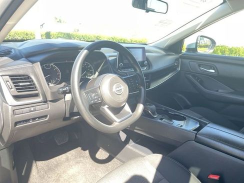 Used 2024 Nissan Rogue SV FWD image 10