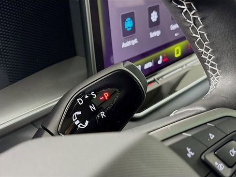 New 2026 Volkswagen Tiguan SE image 18