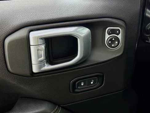 Used 2021 Jeep Gladiator Overland AWD/4WD image 20