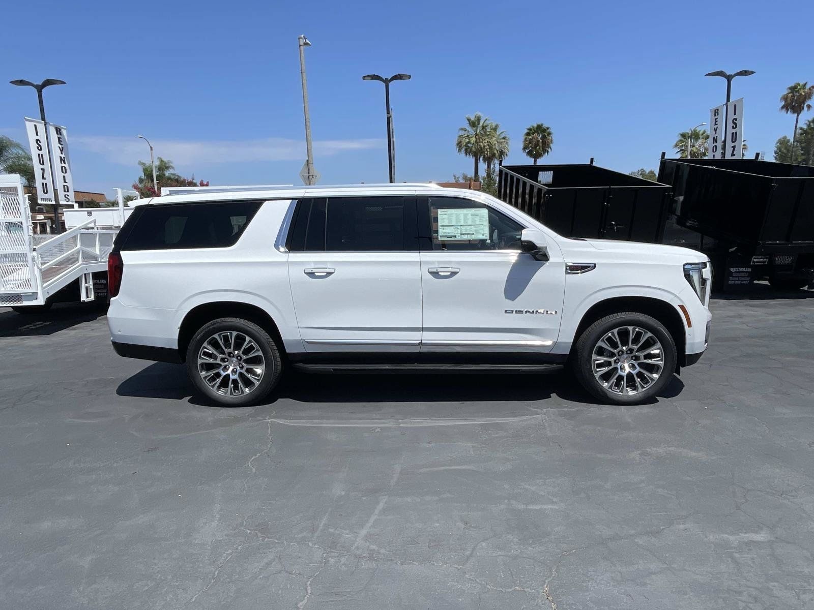 New 2026 GMC Yukon XL Denali w/ Advanced Technology Package AWD/4WD image 4