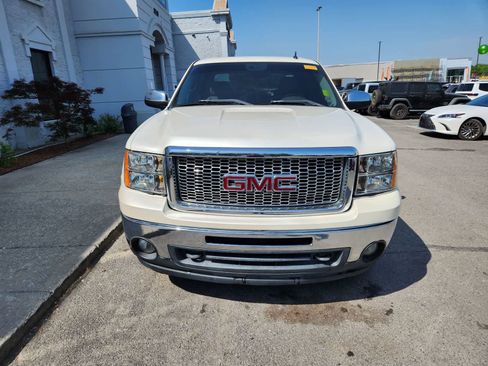 Used 2009 GMC Sierra 1500 SLT w/ White Diamond Edition RWD image 8