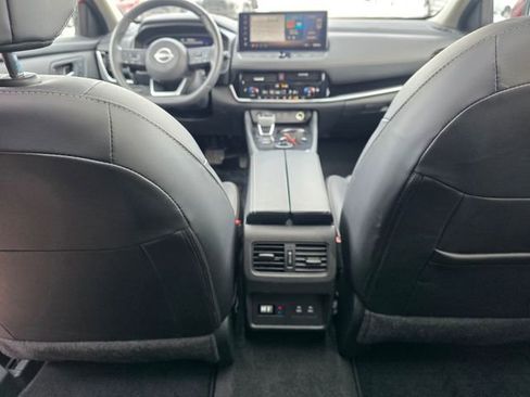 Used 2024 Nissan Rogue SL w/ SL Premium Package image 15