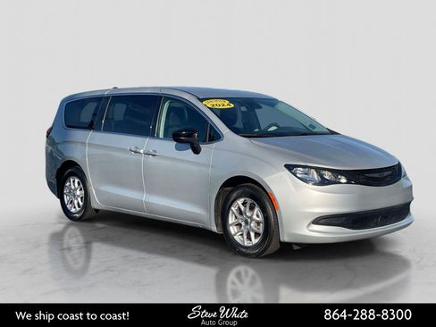 Used 2024 Chrysler Voyager LX FWD image 1