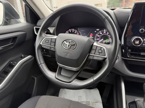 Certified 2023 Toyota Highlander LE image 14
