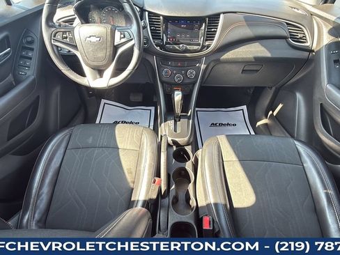 Used 2020 Chevrolet Trax LT w/ LT Convenience Package AWD/4WD image 28