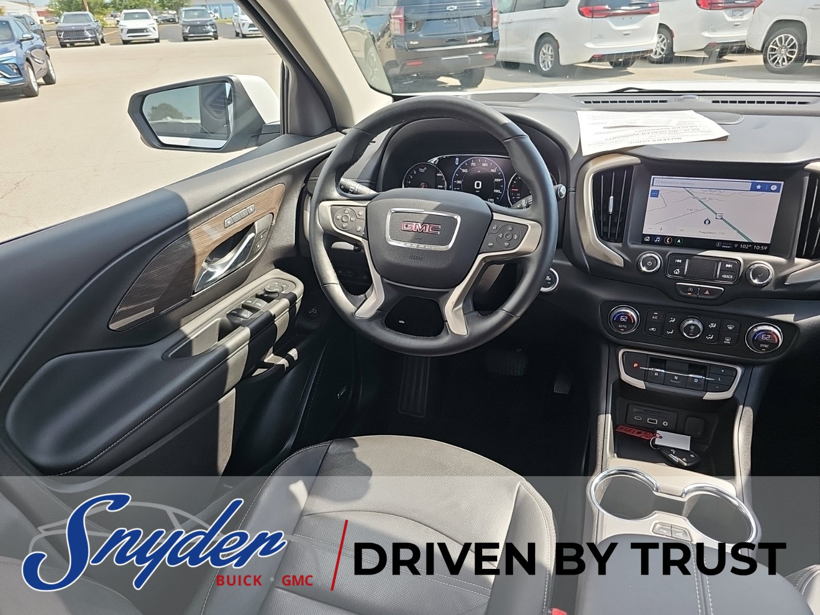 Used 2024 GMC Terrain Denali w/ Denali Premium Package AWD/4WD image 27