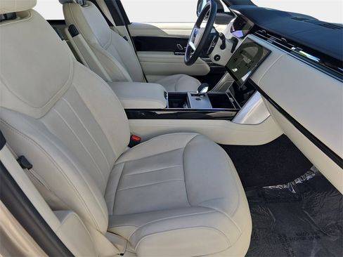 Certified 2024 Land Rover Range Rover Long Wheelbase SE image 10
