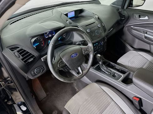 Used 2017 Ford Escape SE w/ SE Sport Appearance Package AWD/4WD image 2