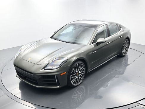 Used 2025 Porsche Panamera 4S image 32