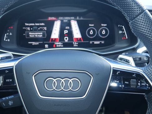 Certified 2024 Audi RS 6 performance AWD/4WD image 34
