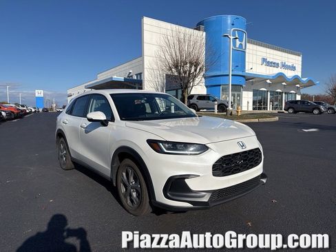 Certified 2026 Honda HR-V LX image 1