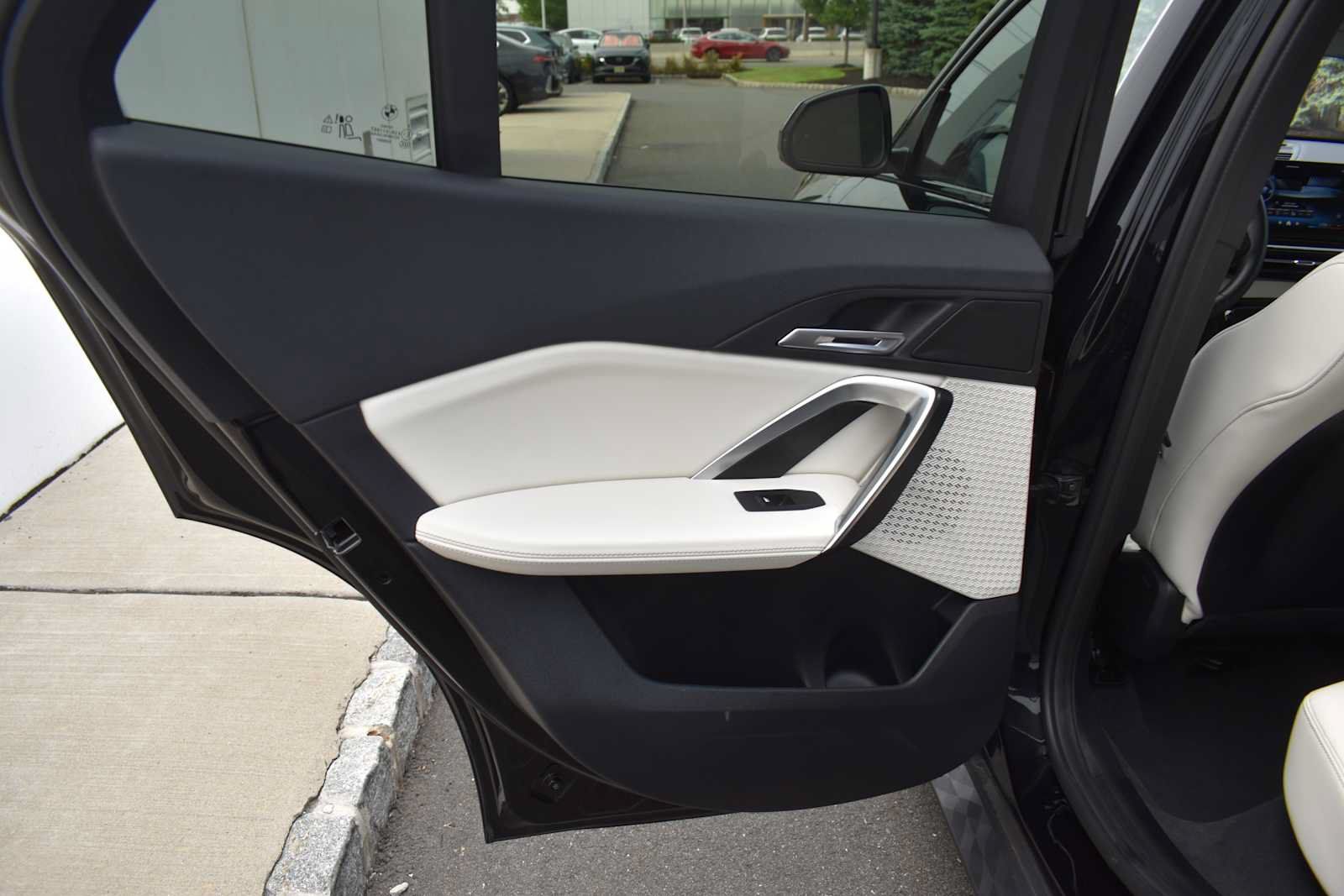 Used 2026 BMW X2 xDrive28i w/ Technology Package AWD/4WD image 10