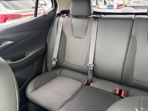 Used 2025 Buick Encore GX Preferred FWD image 38