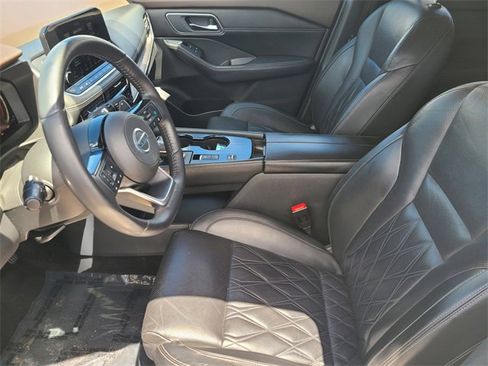 Used 2021 Nissan Rogue Platinum image 23