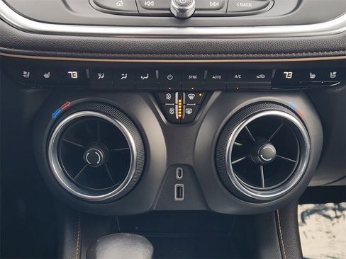 Used 2022 Chevrolet Blazer Premier w/ Enhanced Convenience Package image 21