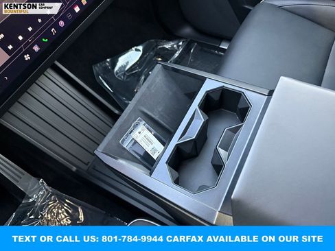 Used 2024 Tesla Cybertruck AWD Crew Cab image 23