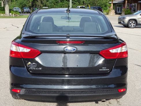 Used 2014 Ford Focus SE w/ SE Winter Package FWD image 8