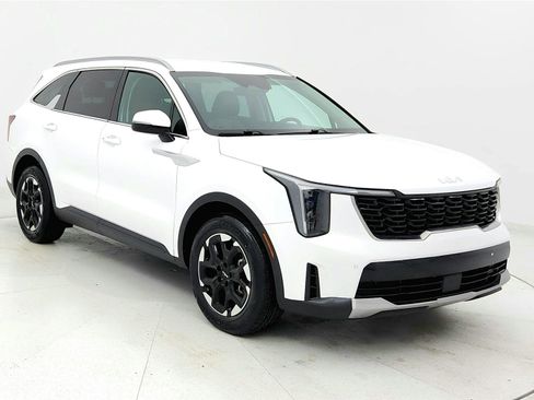Used 2024 Kia Sorento S FWD image 7