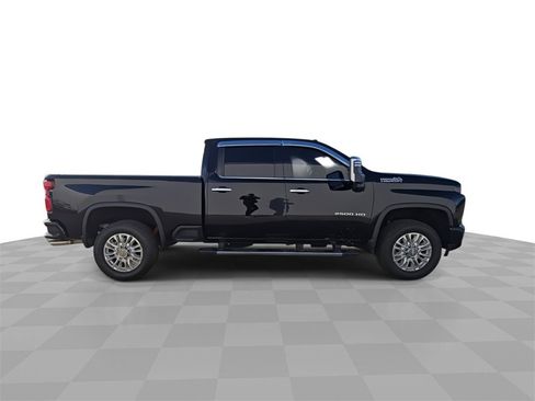 Certified 2021 Chevrolet Silverado 2500 High Country w/ Safety Package II image 9