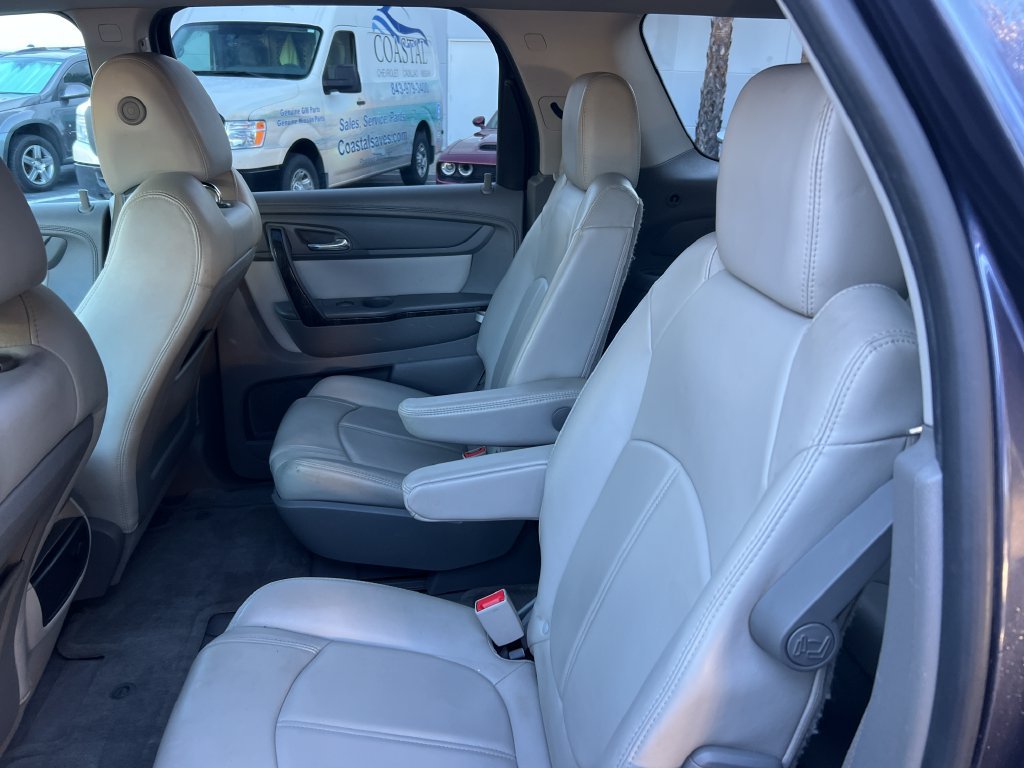 Used 2013 GMC Acadia SLT FWD image 12