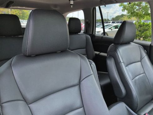 Used 2017 Honda Pilot Touring image 7